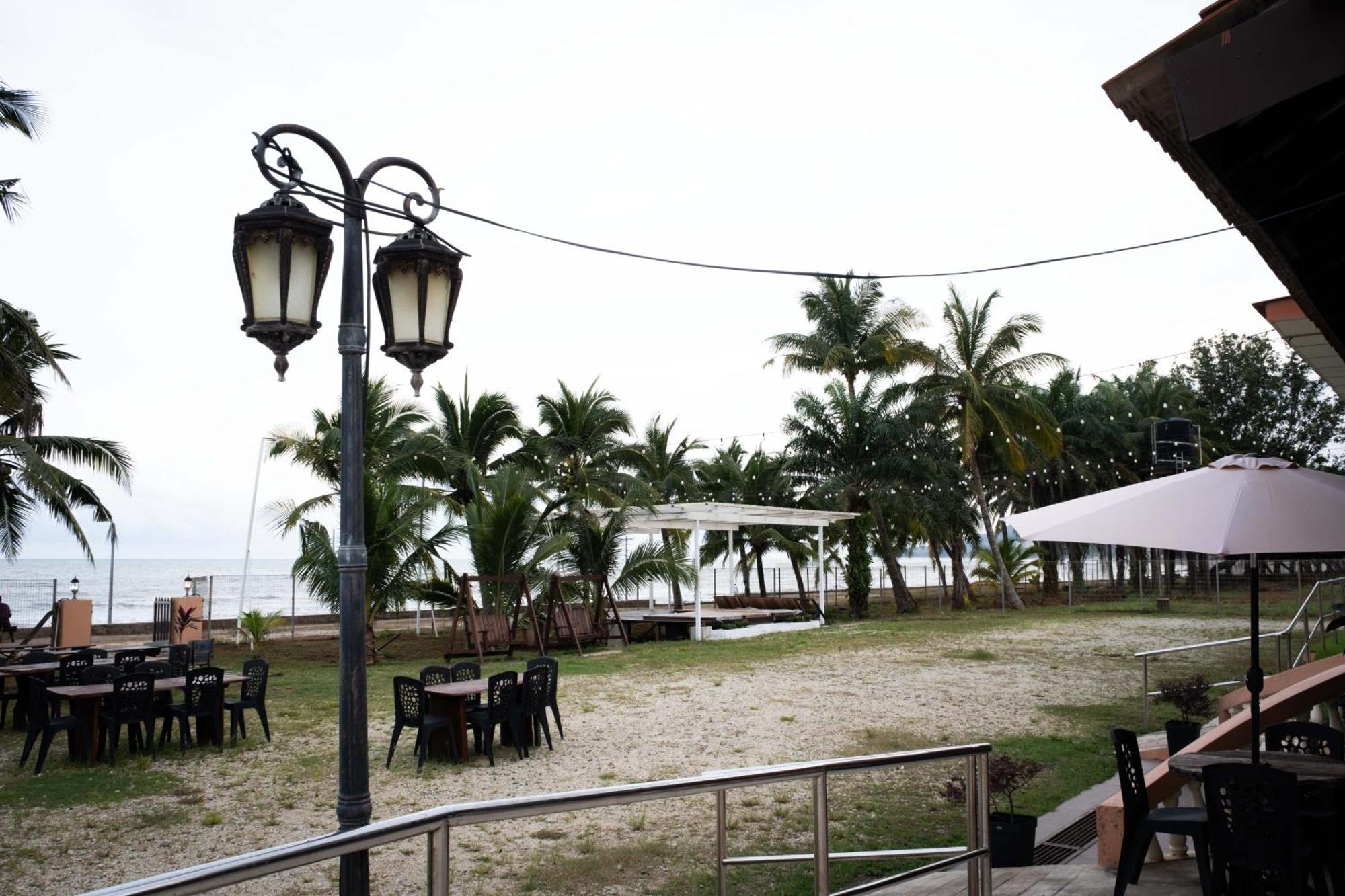 Blackstone Beach Resort Kuantan Exterior photo